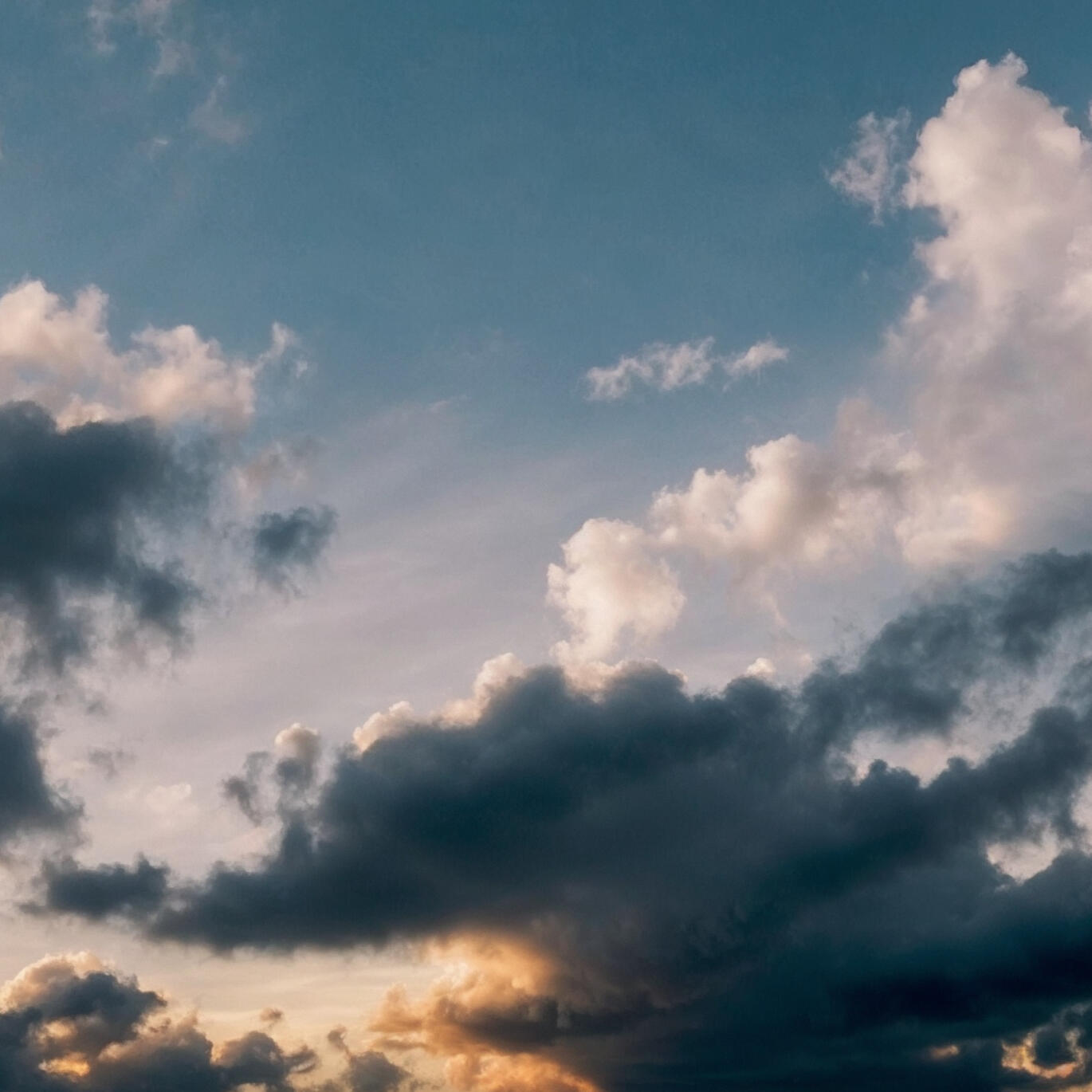 Get 33 EPIC CLOUDY &amp; ATMOSPHERIC SKIES 2